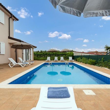 Villa Buroli With Pool, Sauna And Jacuzzi Exteriör bild