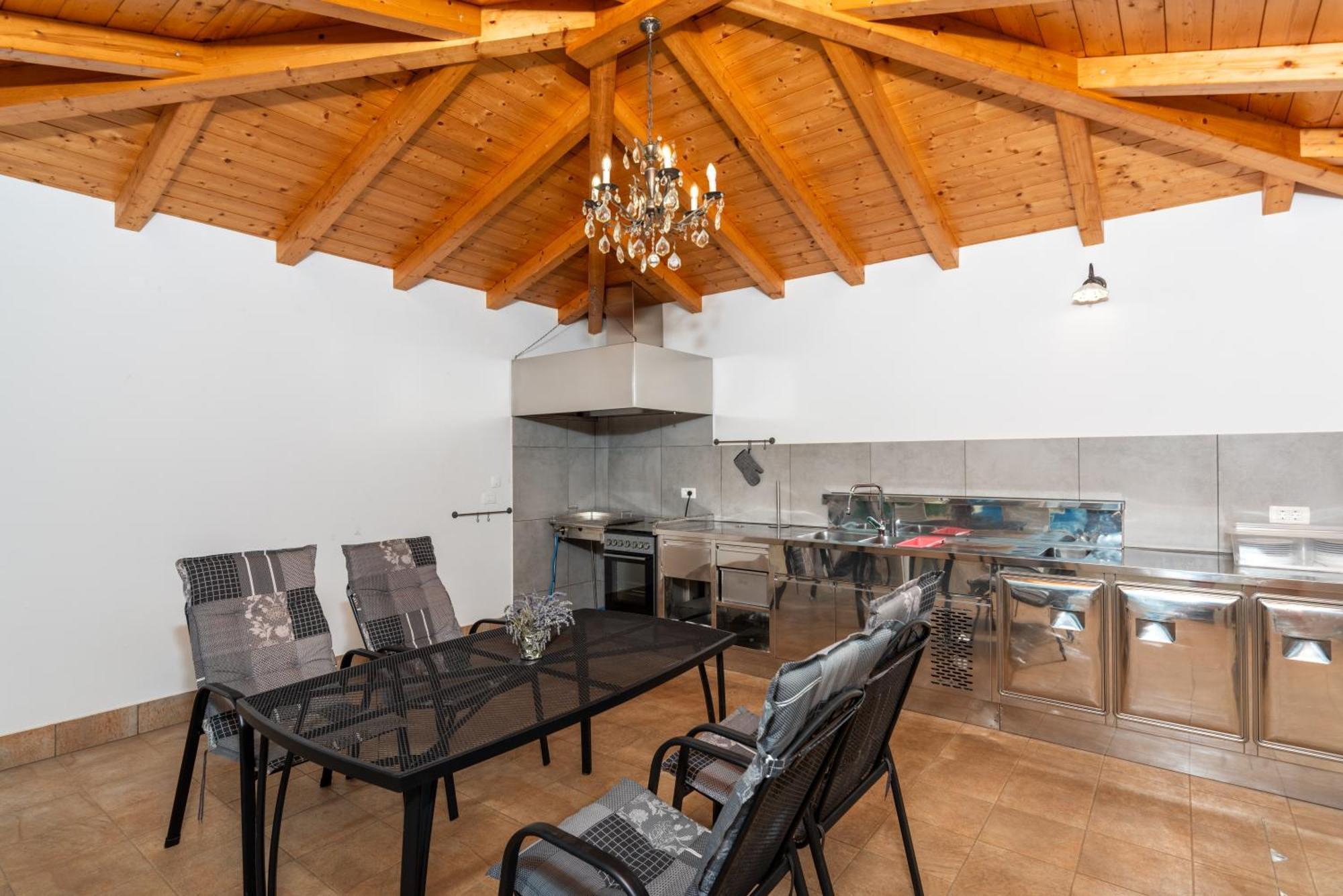 Villa Buroli With Pool, Sauna And Jacuzzi Exteriör bild