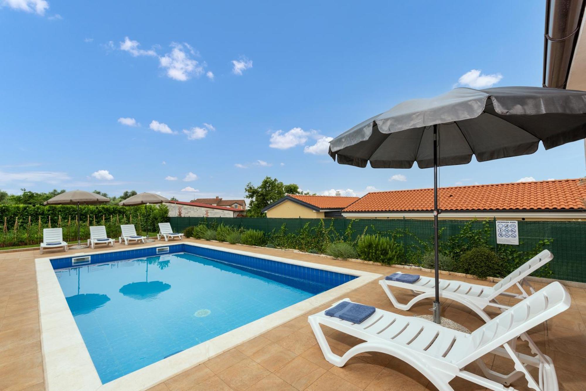 Villa Buroli With Pool, Sauna And Jacuzzi Exteriör bild