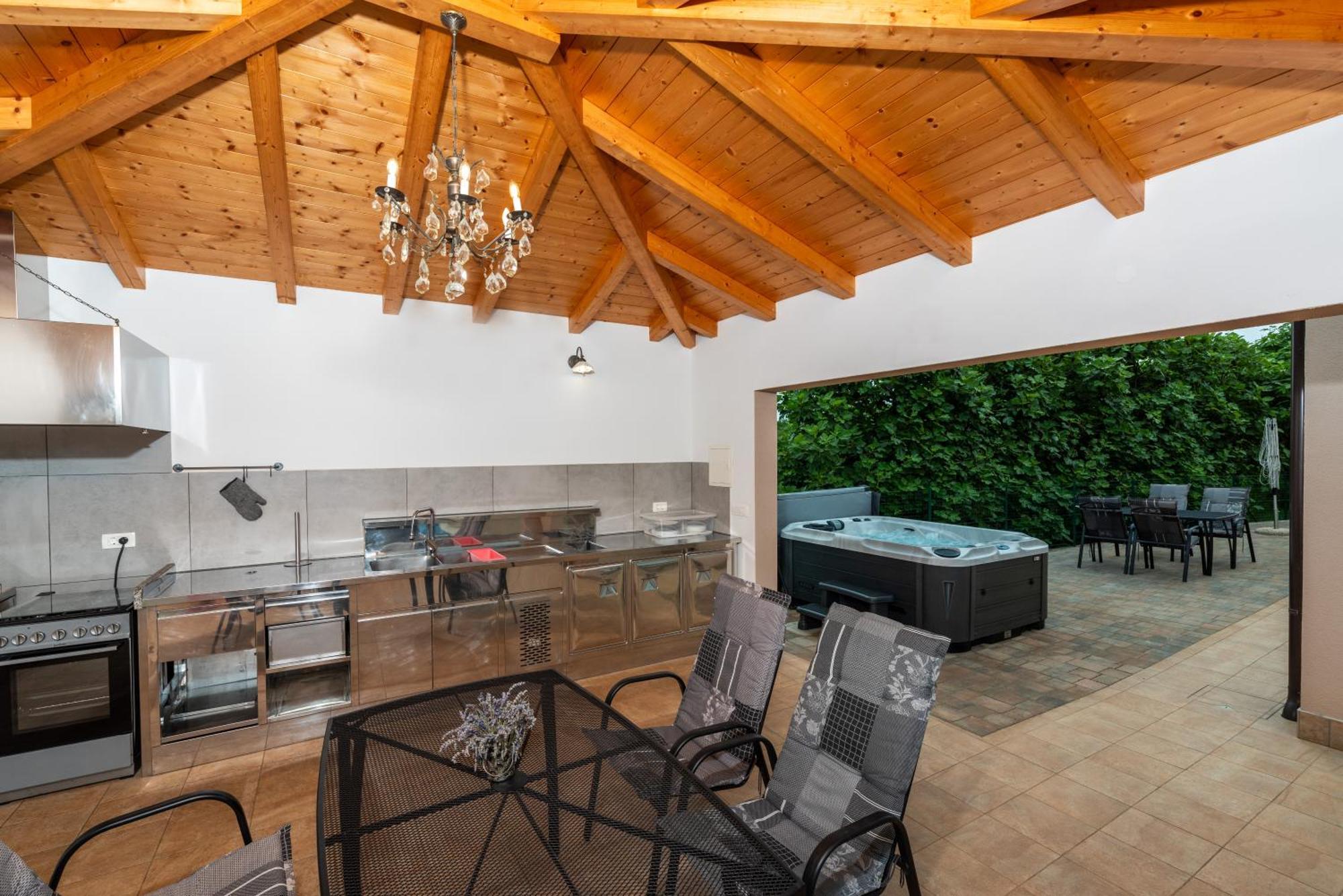 Villa Buroli With Pool, Sauna And Jacuzzi Exteriör bild